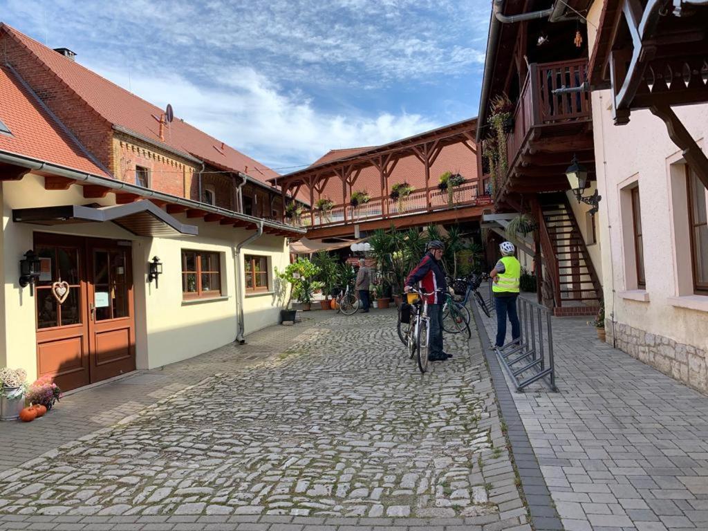 Hotel Garni Zum Rebstock Naumburg  Buitenkant foto