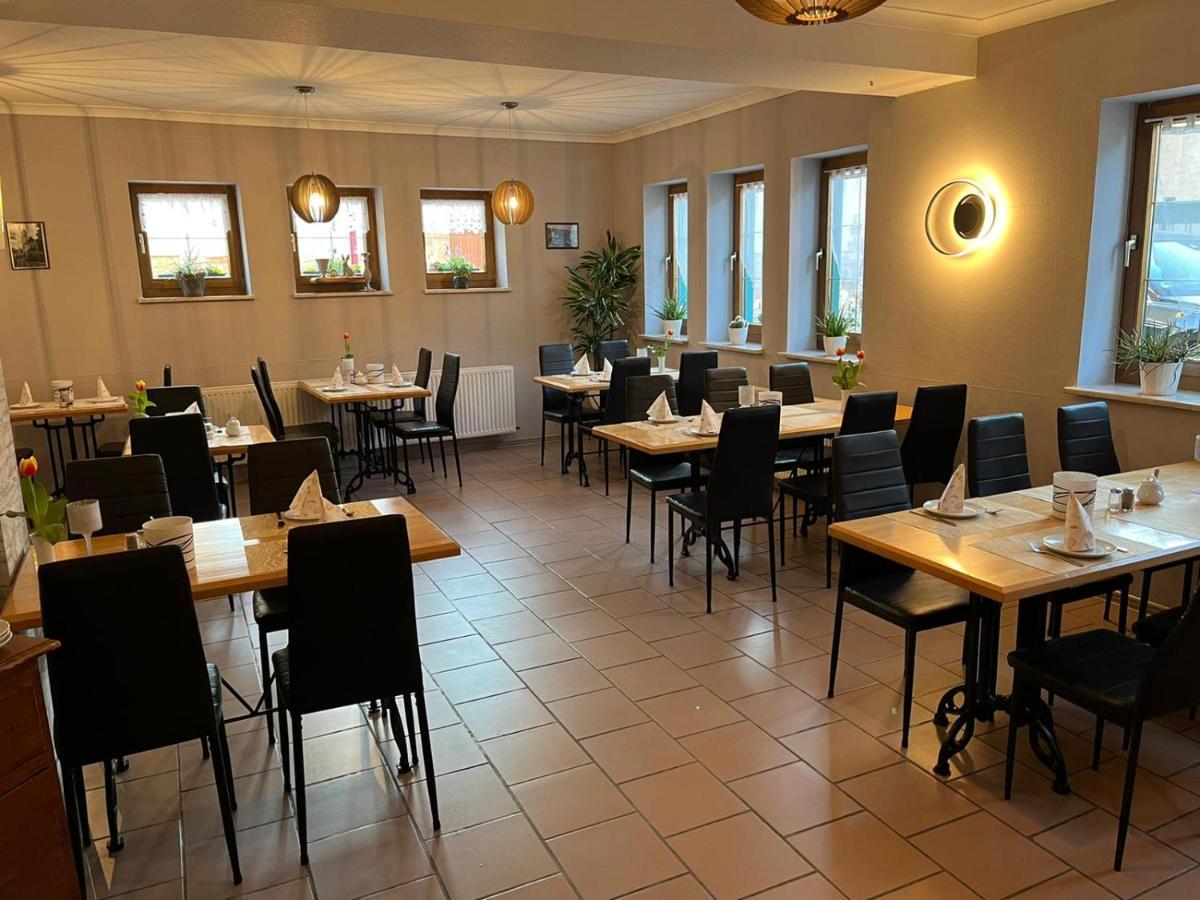 Hotel Garni Zum Rebstock Naumburg  Buitenkant foto