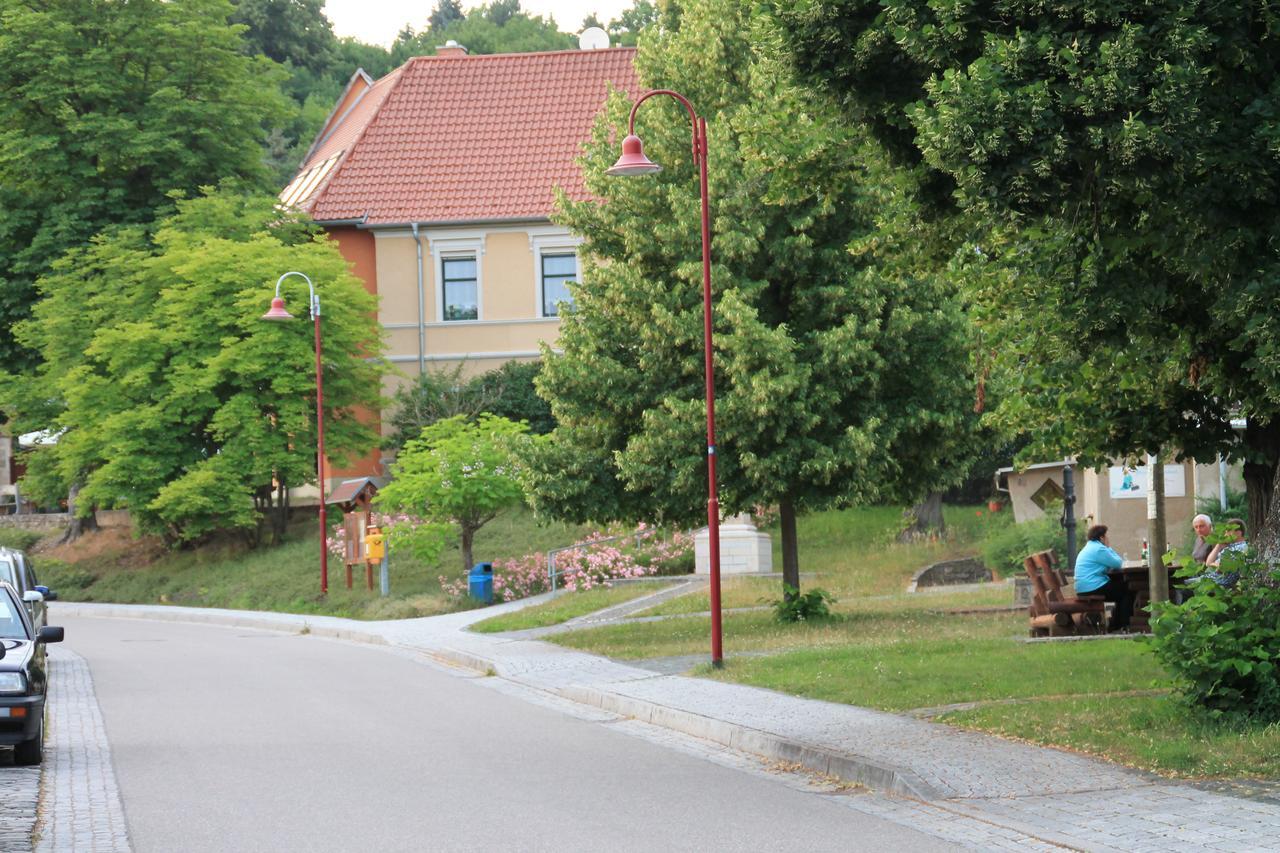 Hotel Garni Zum Rebstock Naumburg  Buitenkant foto