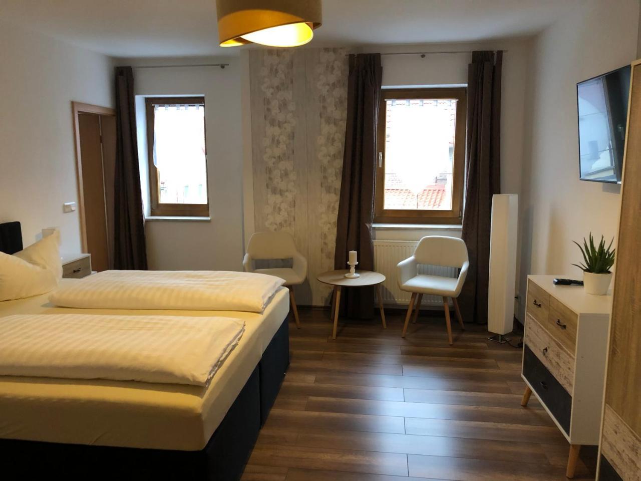 Hotel Garni Zum Rebstock Naumburg  Buitenkant foto