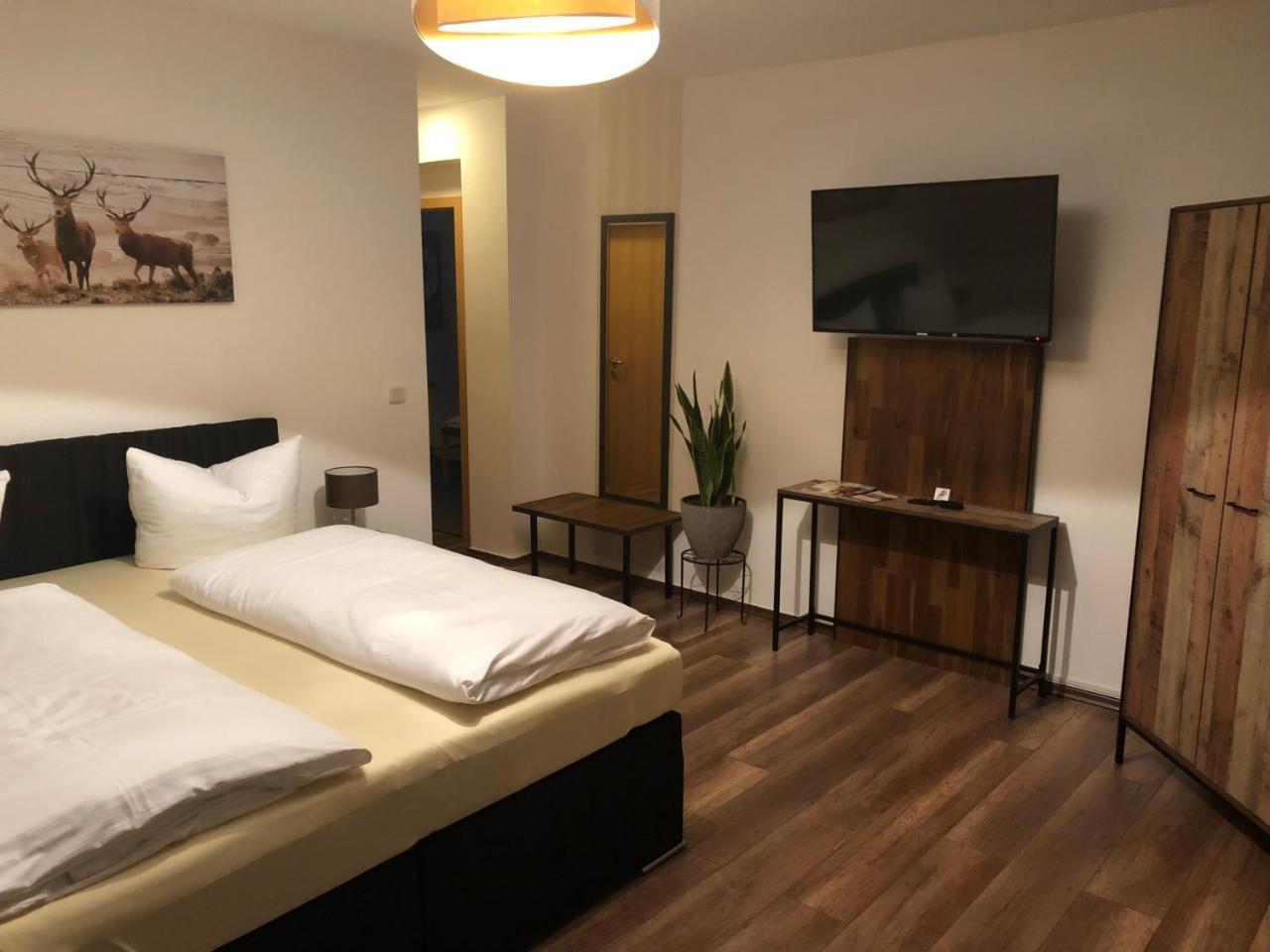 Hotel Garni Zum Rebstock Naumburg  Buitenkant foto