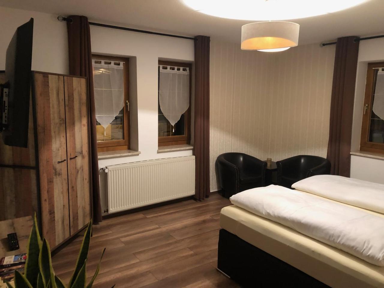 Hotel Garni Zum Rebstock Naumburg  Buitenkant foto