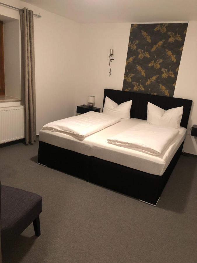 Hotel Garni Zum Rebstock Naumburg  Buitenkant foto